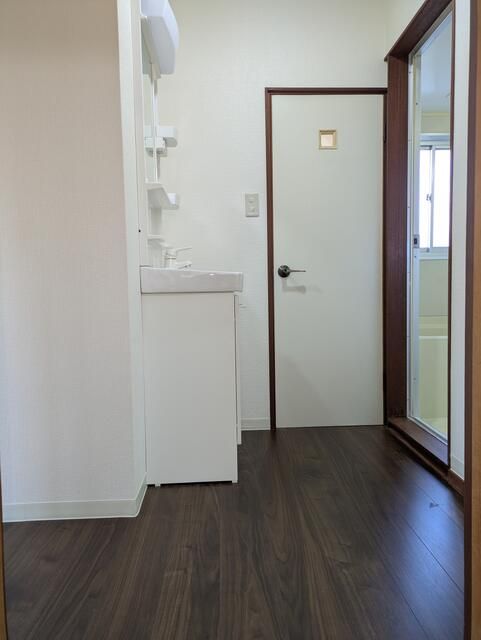 2DK Apartment for Rent in Katsuura, Chiba - 47,000 Yen - Thumbnail 2