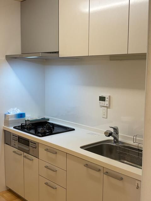 2LDK Used Condominium in Naka Ward, Yokohama City - Thumbnail 4