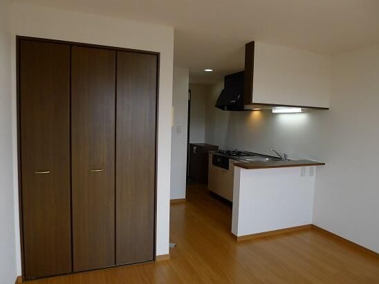 1K Apartment for Rent in Yamagata City, Yamagata - Thumbnail 4