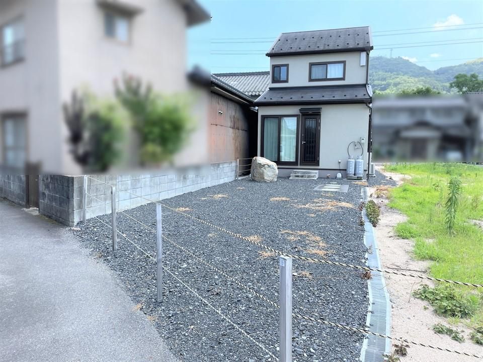 3SLDK House for Sale in Tsuyama, Okayama | 2015 Build - Main Image