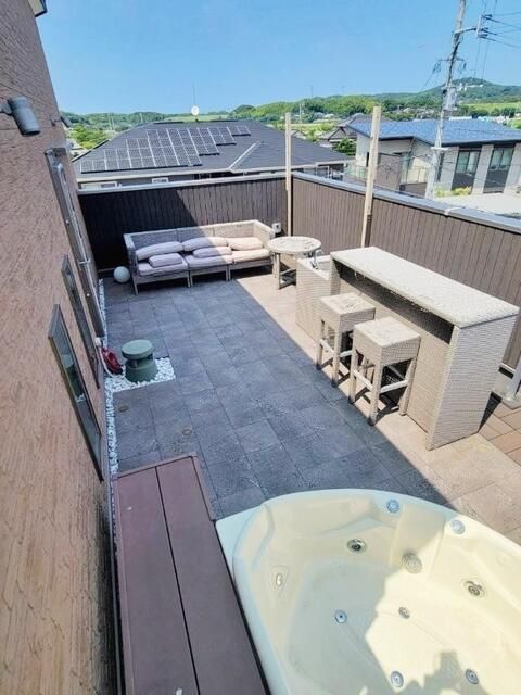 4LDK All-Electric House in Kitakyushu with 4-Car Parking - Thumbnail 3