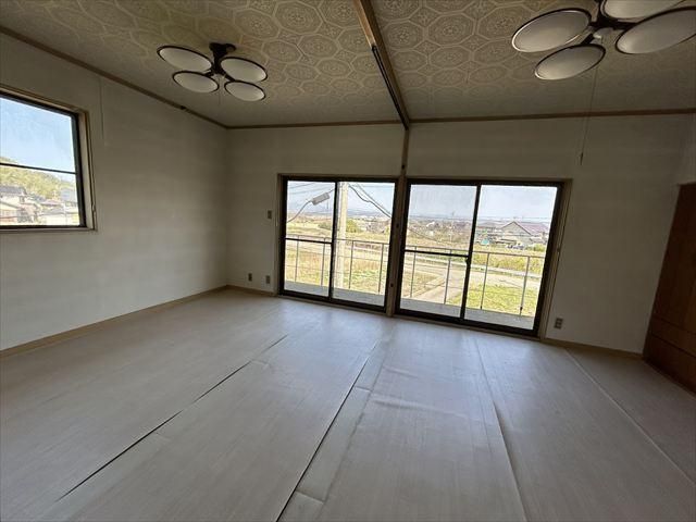 7DK Detached House for Sale in Uchinada, Ishikawa - Thumbnail 2