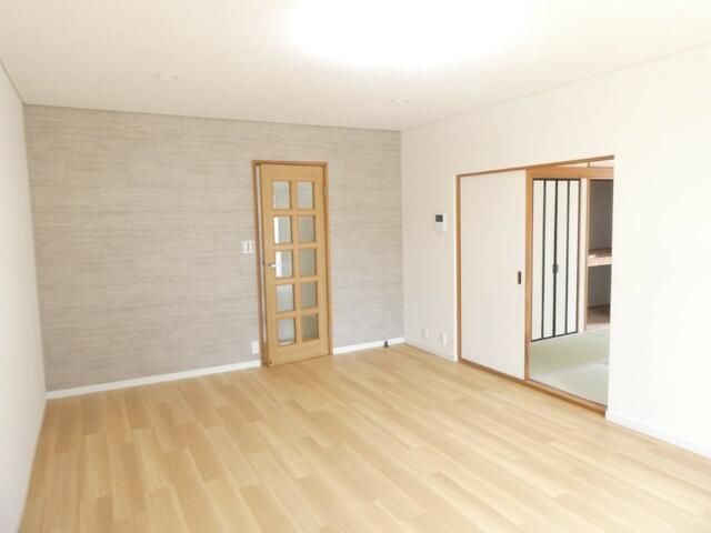 Renovated 5LDK House in Tsuchiura, Ibaraki - 130.62 sqm - Thumbnail 3