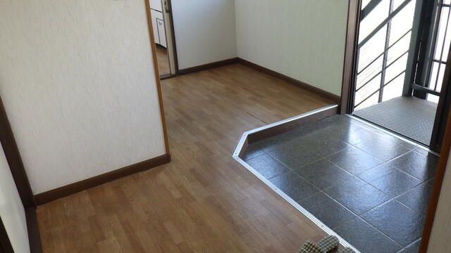 Kasama Commercial Space for Rent - 98 sqm Office/Shop - Thumbnail 4
