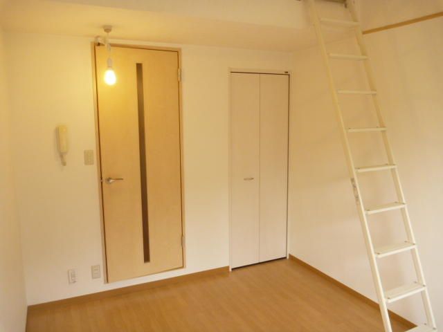 1K Apartment for Rent in Nakahara-ku, Kawasaki - Thumbnail 2