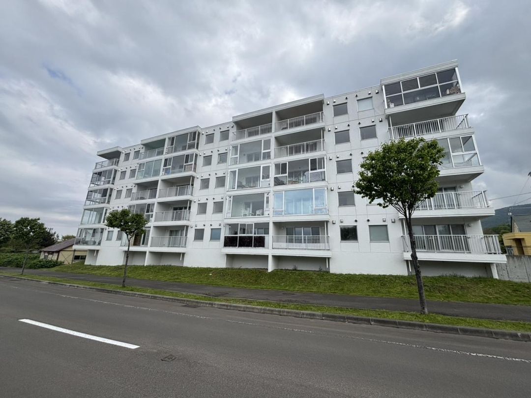 1K Apartment for Sale in Otaru, Hokkaido - 53.47 sqm - Thumbnail 2