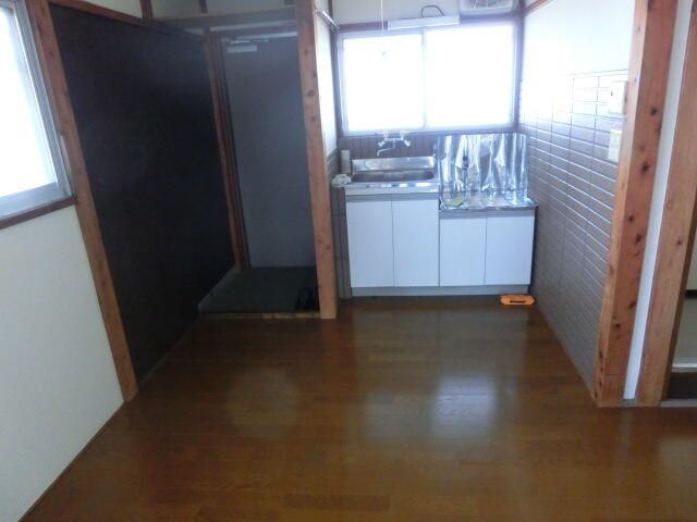 2K Apartment for Rent in Musashimurayama, Tokyo - 38,000 Yen - Thumbnail 3