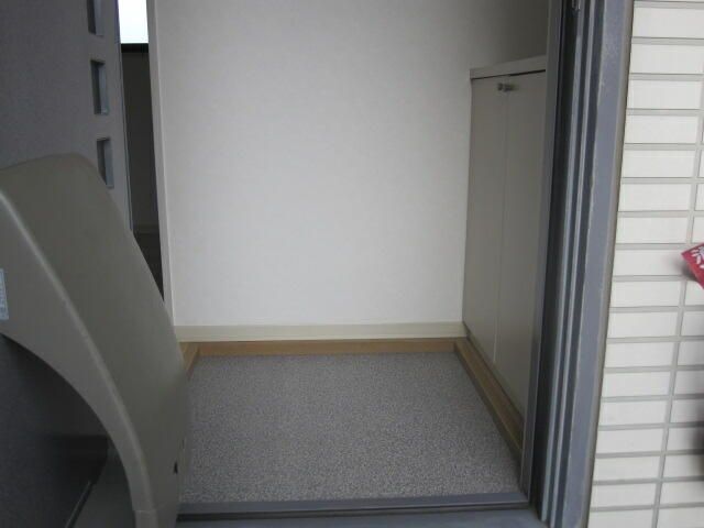 Pia Chele II 3DK Apartment for Rent in Chuo City, Yamanashi - Thumbnail 2