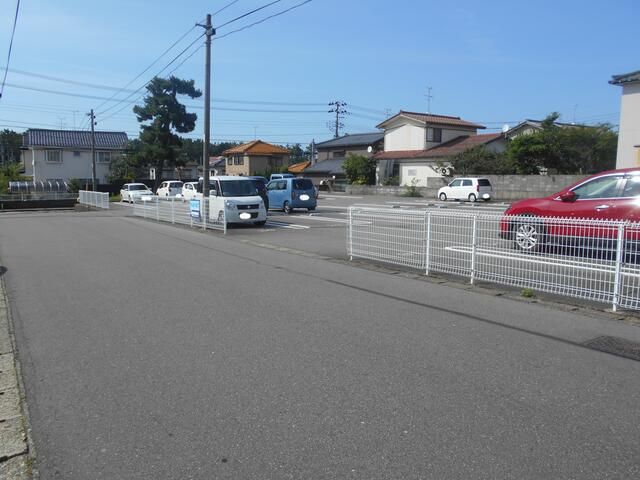 R Parking Space for Rent in Niigata City's Nishi Ward - Thumbnail 2