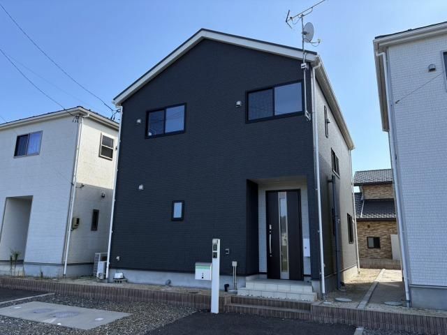 Modern 4SLDK House in Iwaki with Park Proximity & Sea Views - Thumbnail 2