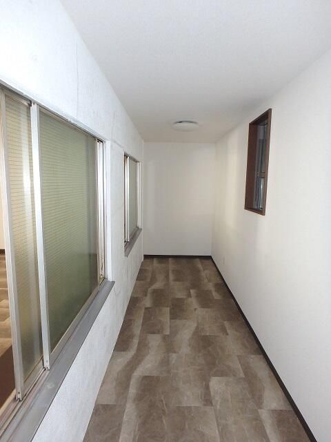 52.8 sqm Office for Rent in Sumida, Tokyo | Ishii Building - Thumbnail 4