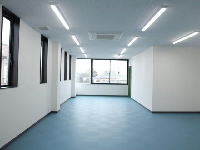 Takeuchi Building Commercial Space for Rent in Satte, Saitama - Thumbnail 3