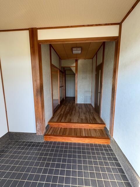 8LDK House for Sale in Seki City, Gifu with Large Garden and Parking - Thumbnail 4