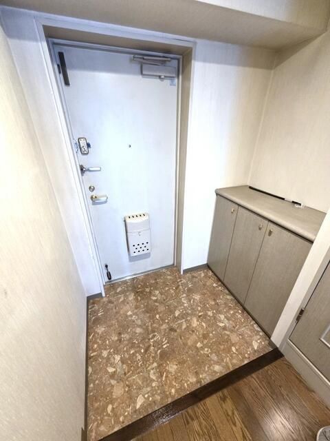 2LDK Apartment for Sale in Hadano, Kanagawa – 50.80m² - Thumbnail 2