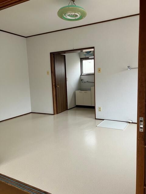 1LDK Apartment for Rent in Quiet Akita City Neighborhood - Thumbnail 4