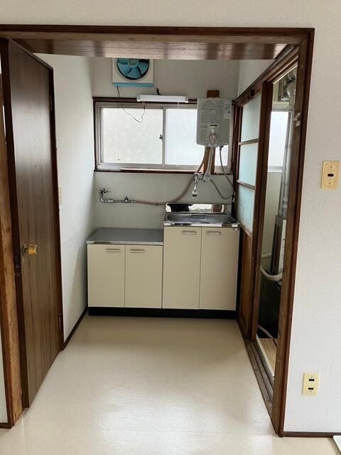 1LDK Apartment for Rent in Quiet Akita City Neighborhood - Thumbnail 3