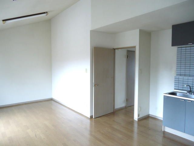 1LDK Apartment for Rent in Tsuruta-cho, Utsunomiya - Thumbnail 2