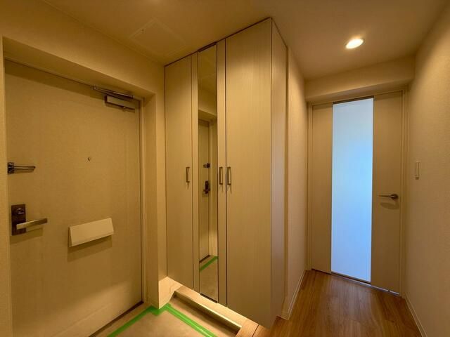 3LDK Apartment for Sale in Sapporo, Shiroishi Ward, Hokkaido - Image 1