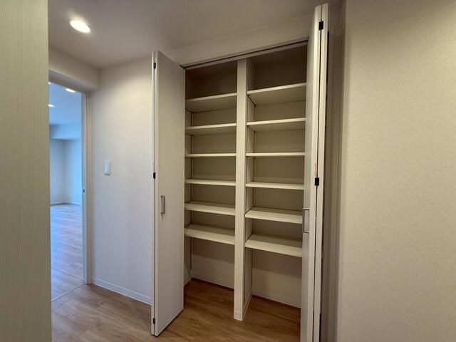 3LDK Apartment for Sale in Sapporo, Shiroishi Ward, Hokkaido - Thumbnail 2