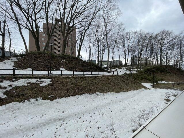 3LDK Apartment for Sale in Sapporo, Near Shin-Sapporo Station - Thumbnail 2