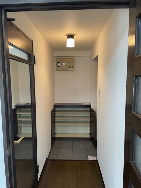 1DK Apartment in Meguro City, Tokyo for Rent - Thumbnail 2