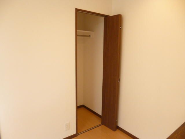 1LDK Apartment for Rent in Kunitachi City Tokyo 42.19sqm - Thumbnail 4