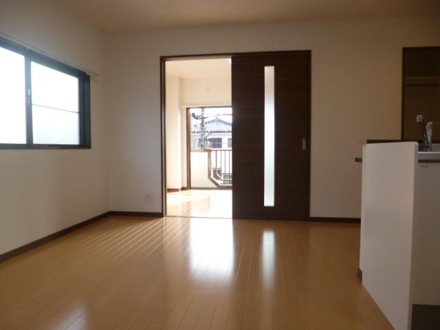 1LDK Apartment for Rent in Kunitachi City Tokyo 42.19sqm - Thumbnail 3