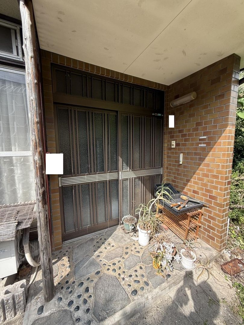 8LDK House for Sale in Quiet Tamano, Okayama | 329.71 sqm Land - Thumbnail 2