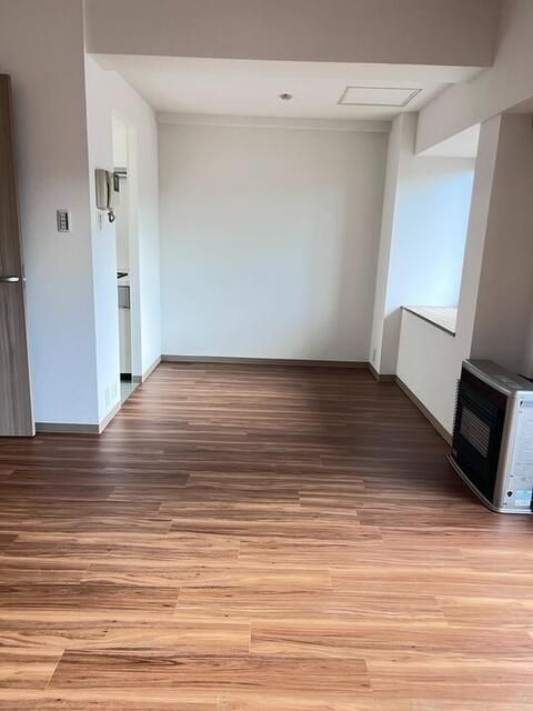 2LDK Condo in Central Sapporo near Ropeway-guchi Station - Thumbnail 4