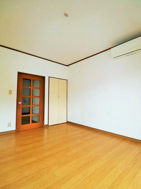 1K Apartment for Rent in Tamamura, Gunma - 17.39 sqm - Thumbnail 2
