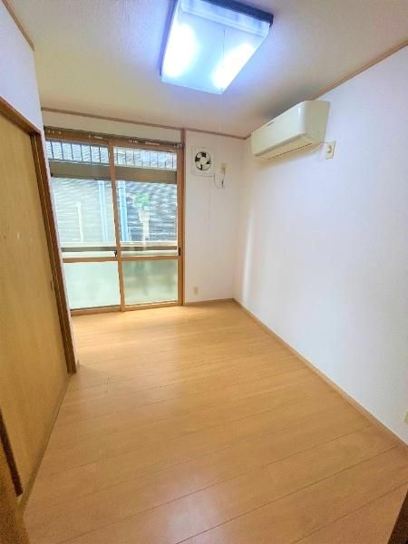 1978 Terraced House for Sale in Nishinomiya, Hyogo - 5DK Layout - Main Image