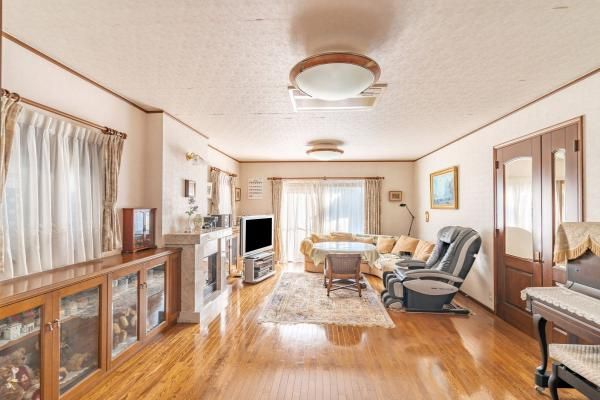 5SLDK House for Sale in Kunitachi, Tokyo | 265.32 sqm - Thumbnail 4