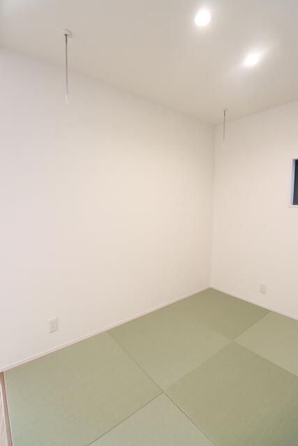 New Build 4SLDK House in Matsuyama with 3 Parking Spaces - Thumbnail 4