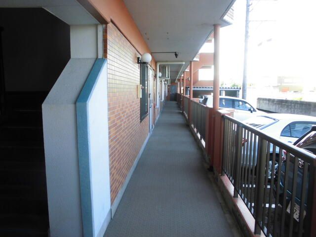 2LDK Apartment for Rent in Takaoka, Toyama - 57.28 sqm - Thumbnail 2