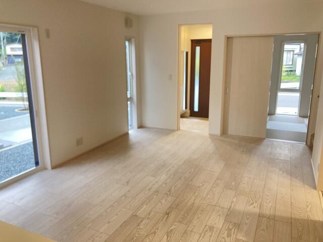 Modern 4LDK House for Sale in Morioka, Iwate - Thumbnail 3