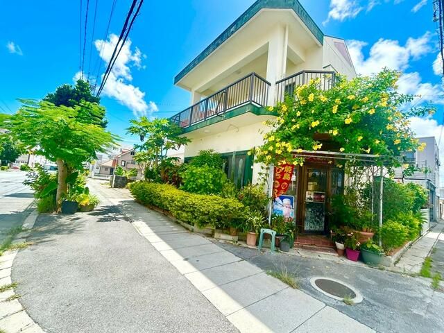1LDK Detached House with Roof Terrace in Okinawa City - Image 34