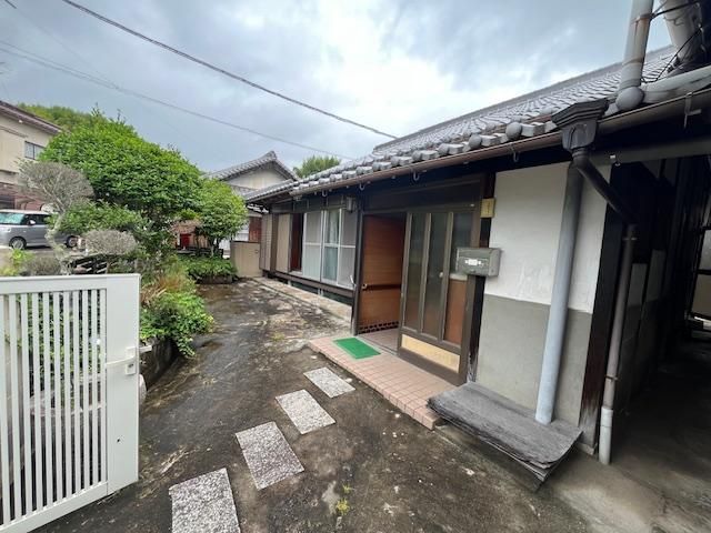 Corner Plot 6DK House for Sale in Etajima, Hiroshima - Thumbnail 2