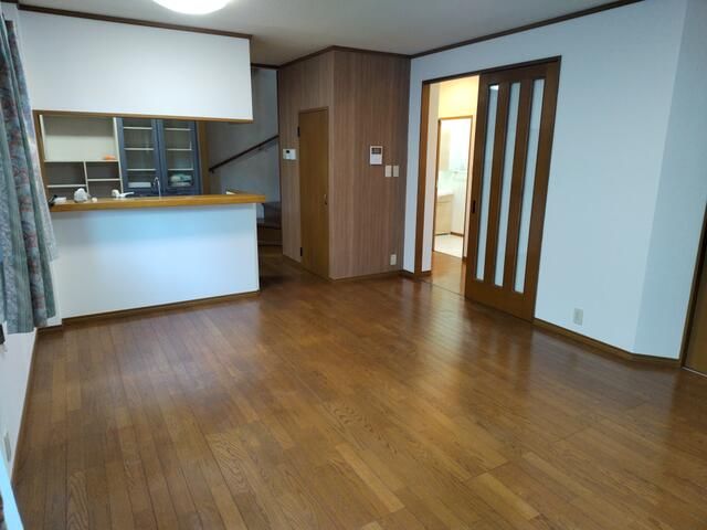 4LDK House for Rent in Yachiyo, Chiba - 113 sqm, Garden, Parking - Thumbnail 3