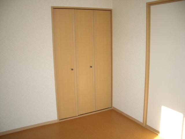 2LDK Apartment with Garden for Rent in Kofu, Yamanashi - Thumbnail 3