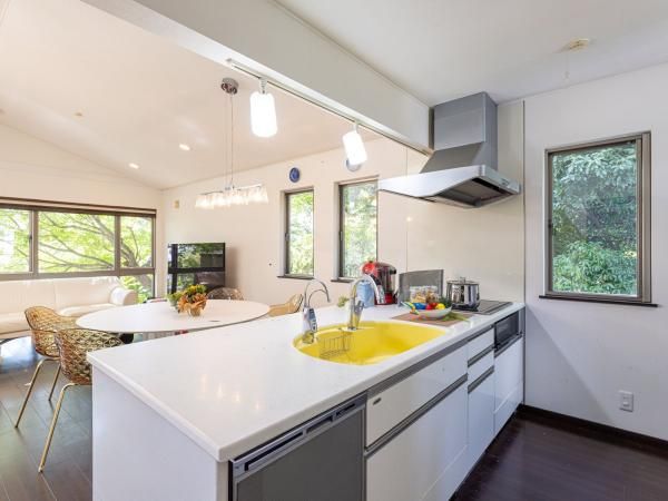 3LDK Detached House in Kurara-en, Nishinomiya | 333 sqm Land - Image 1