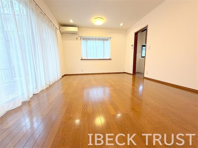 4LDK Detached House for Sale in Tsuzuki-ku, Yokohama - Thumbnail 3