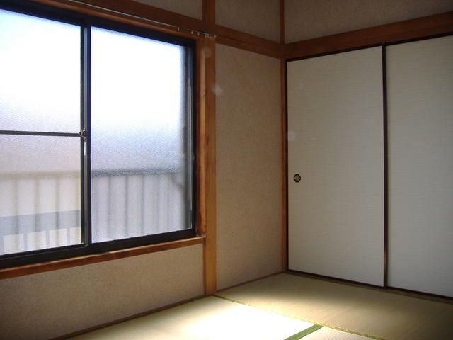 2K Apartment for Rent in Funabashi, Chiba - 50,000 Yen - Thumbnail 3