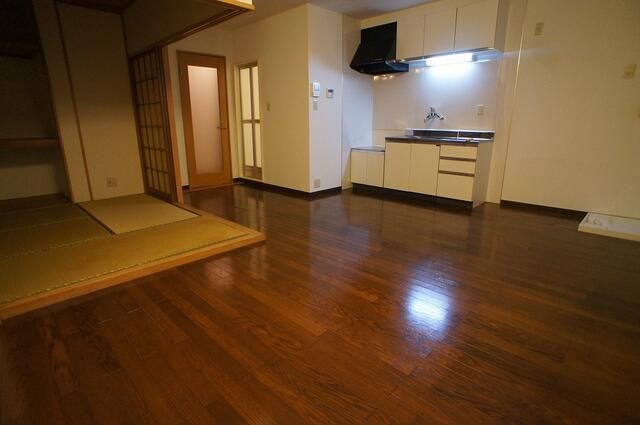 Commercial Apartment Building for Sale in Koto, Tokyo - Thumbnail 3