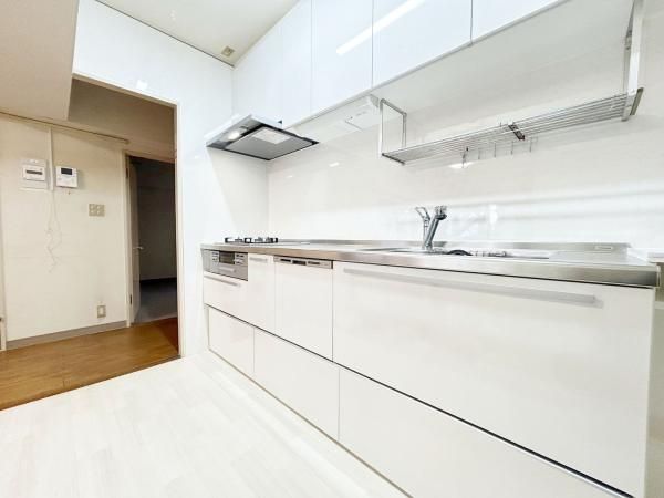 3LDK Apartment in Akishima Tokyo - Thumbnail 2