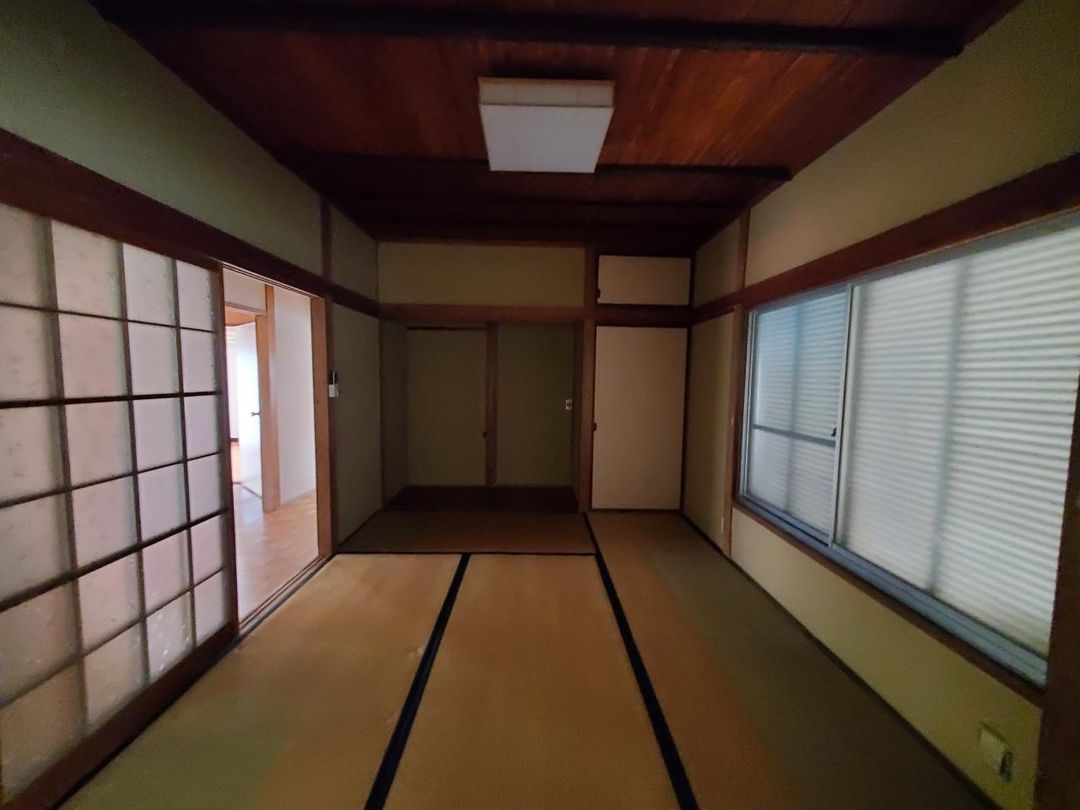 1976 5DK House on 323sqm Land in Imabari, Ehime with Free Parking - Thumbnail 4