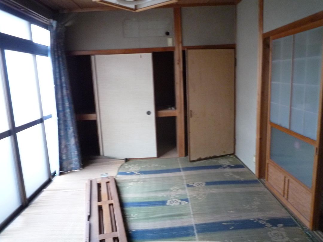 1988 Detached House in Kasaoka, Okayama with 3 Car Parking - Thumbnail 4