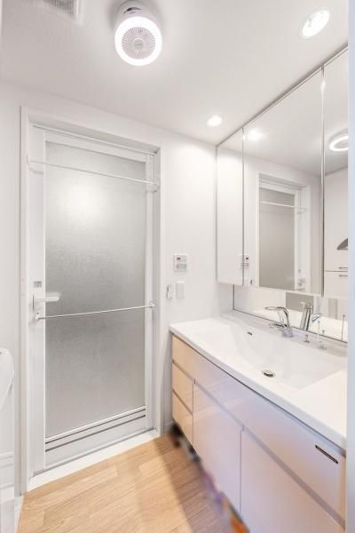 Duo City Nishi-Nippori Stasia 2LDK Apartment for Sale in Arakawa, Tokyo - Thumbnail 3