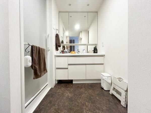 3LDK Apartment for Sale in Chofu, Tokyo - 74.74 sqm - Thumbnail 3