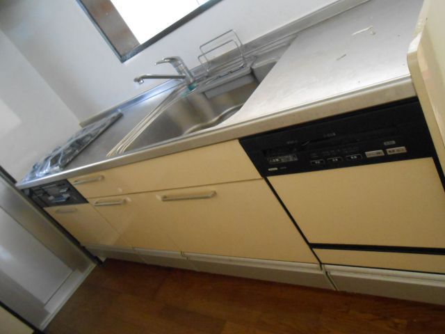 4LDK House in Yukuhashi with Garden and 3 Parking Spaces - Thumbnail 3