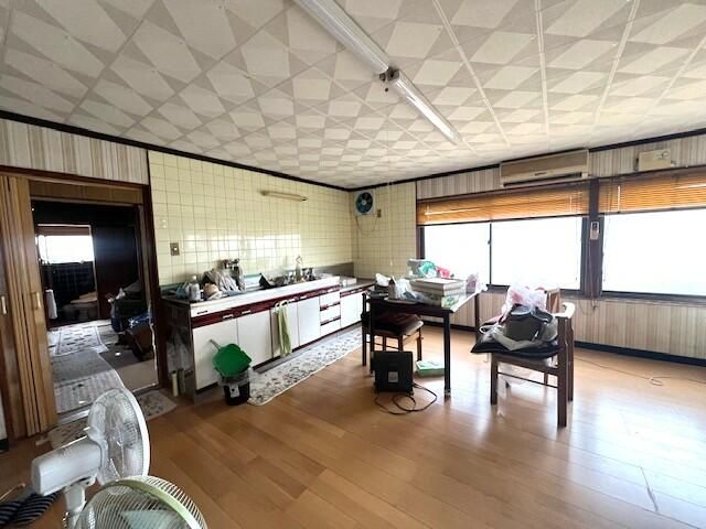 Spacious 12DK House on Large Plot in Quiet Mitoyo, Kagawa - Thumbnail 2